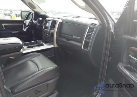 2016 Ram 2500 Laramie z USA, uszkodzony, nr VIN 3C6UR5FJ0GG381026